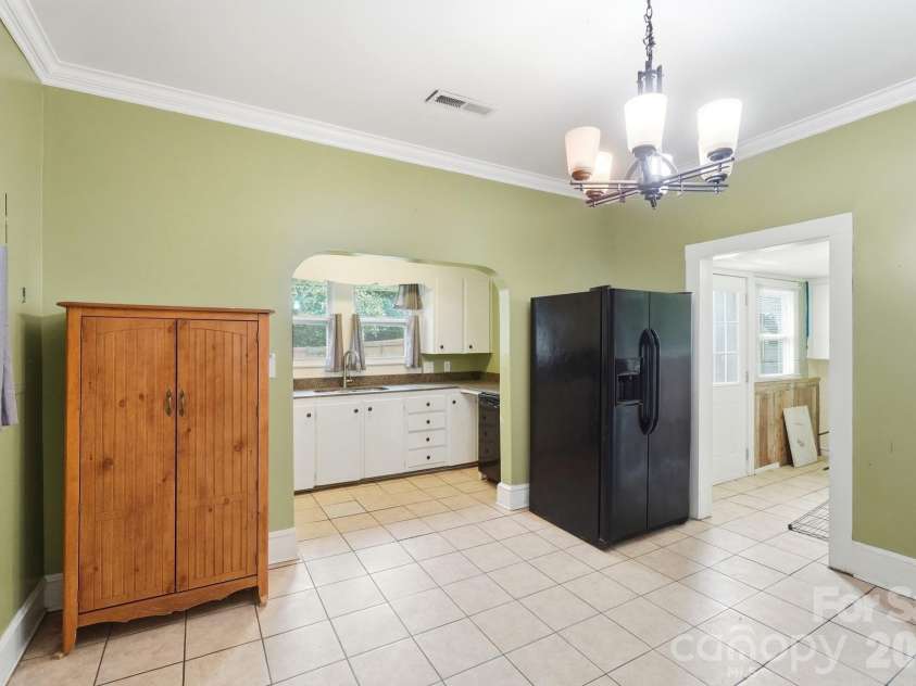 1002 Ridge Avenue, Kannapolis, NC 28083.  MLS# CAR4384465, YatesRealty ID 29265. 