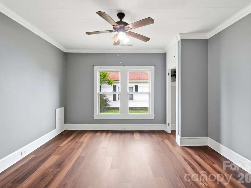 1002 Ridge Avenue, Kannapolis, NC 28083.  MLS# CAR4384465, YatesRealty ID 29265. 