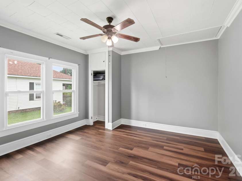 1002 Ridge Avenue, Kannapolis, NC 28083.  MLS# CAR4384465, YatesRealty ID 29265. 