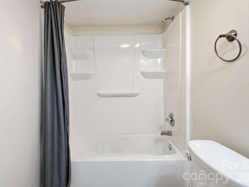 1002 Ridge Avenue, Kannapolis, NC 28083.  MLS# CAR4384465, YatesRealty ID 29265. 