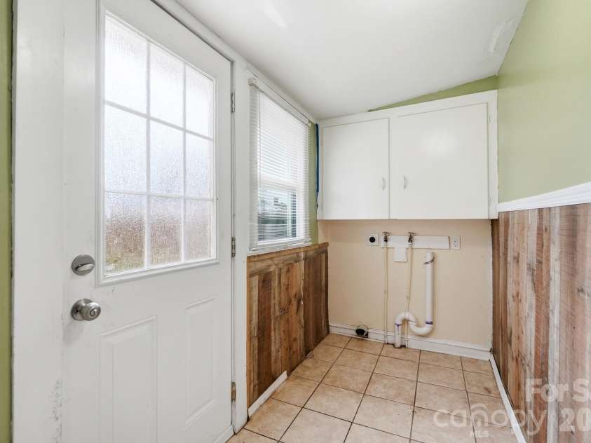 1002 Ridge Avenue, Kannapolis, NC 28083.  MLS# CAR4384465, YatesRealty ID 29265. 