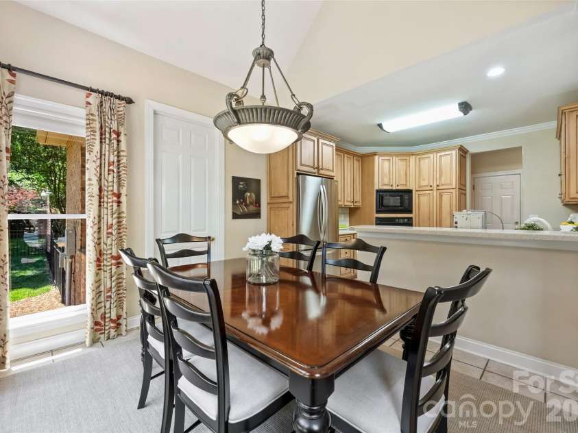 18400 Dembridge Drive, Davidson, NC 28036.  MLS# CAR4390979, YatesRealty ID 29266. 