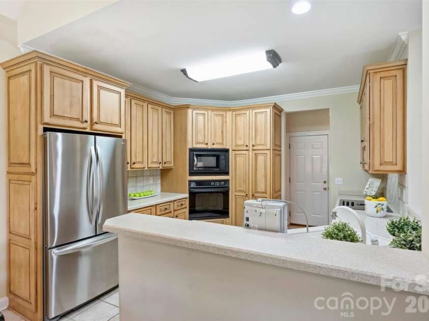 18400 Dembridge Drive, Davidson, NC 28036.  MLS# CAR4390979, YatesRealty ID 29266. 