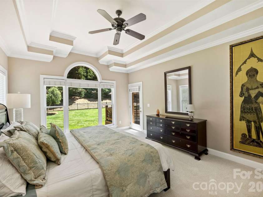 18400 Dembridge Drive, Davidson, NC 28036.  MLS# CAR4390979, YatesRealty ID 29266. 
