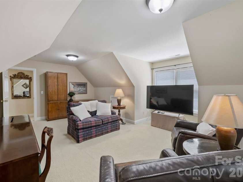 18400 Dembridge Drive, Davidson, NC 28036.  MLS# CAR4390979, YatesRealty ID 29266. 