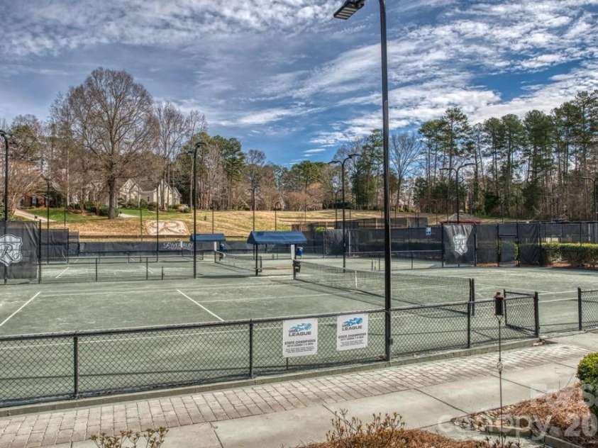 18400 Dembridge Drive, Davidson, NC 28036.  MLS# CAR4390979, YatesRealty ID 29266. 