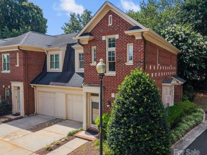 845 Park Slope Drive, Charlotte, NC 28209.  MLS# CAR4287572, YatesRealty ID 29266. 