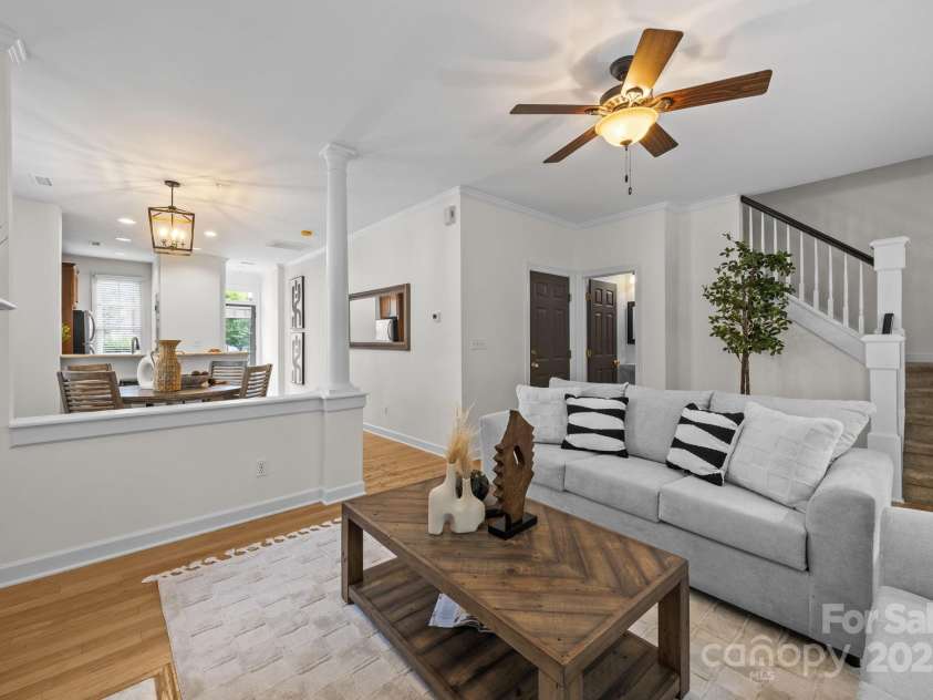 845 Park Slope Drive, Charlotte, NC 28209.  MLS# CAR4287572, YatesRealty ID 29266. 
