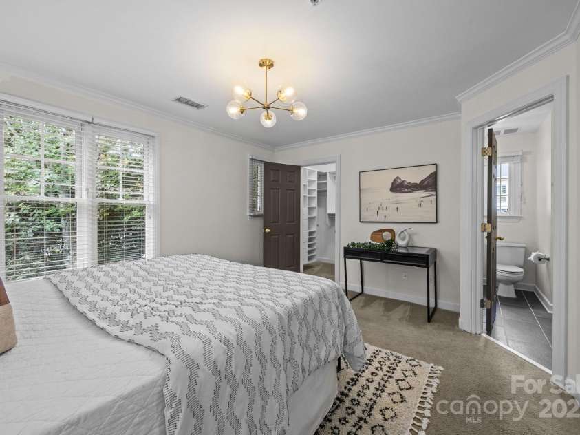 845 Park Slope Drive, Charlotte, NC 28209.  MLS# CAR4287572, YatesRealty ID 29266. 