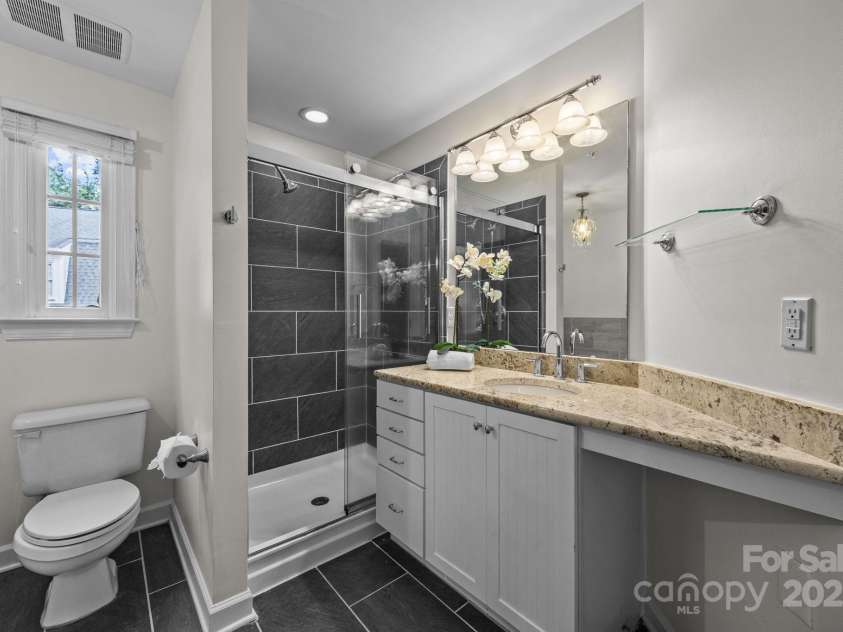 845 Park Slope Drive, Charlotte, NC 28209.  MLS# CAR4287572, YatesRealty ID 29266. 