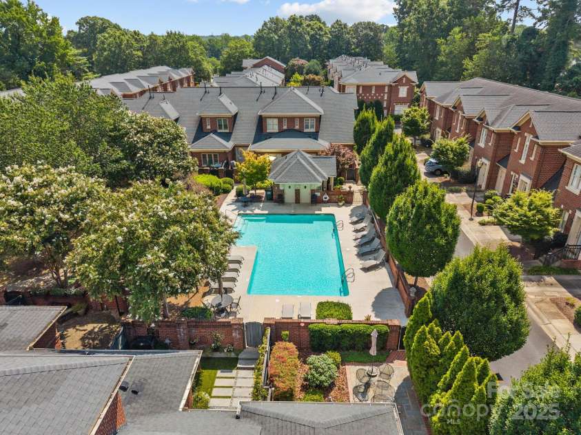845 Park Slope Drive, Charlotte, NC 28209.  MLS# CAR4287572, YatesRealty ID 29266. 