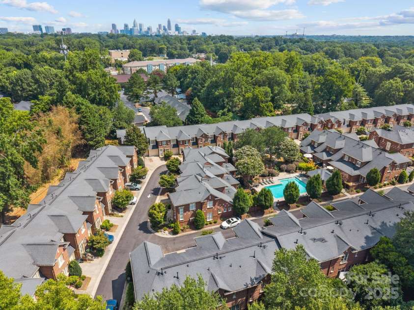 845 Park Slope Drive, Charlotte, NC 28209.  MLS# CAR4287572, YatesRealty ID 29266. 