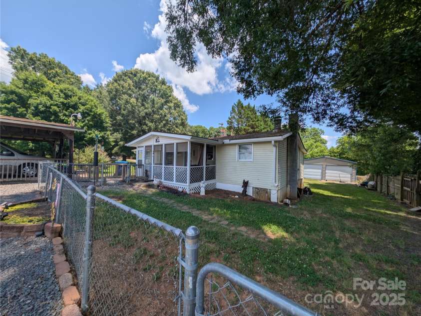 4668 US 601 Highway, Mocksville, NC 27028.  MLS# CAR4287573, YatesRealty ID 29267. 