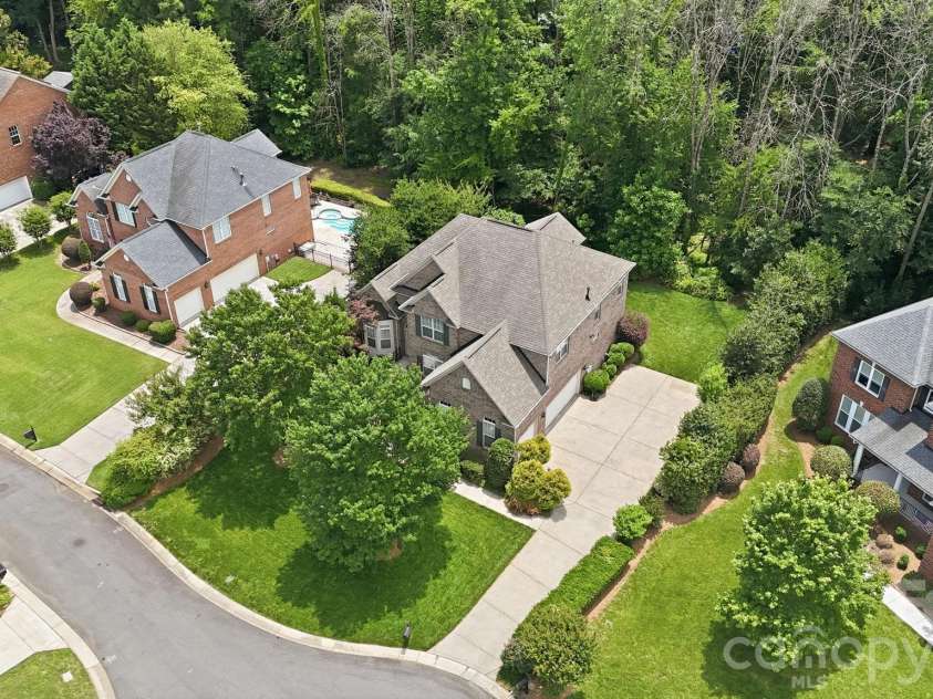8719 Beaminster Place, Waxhaw, NC 28173.  MLS# CAR4390694, YatesRealty ID 29267. 3 car garage