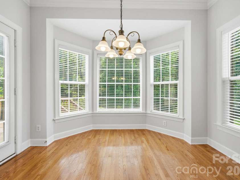 8719 Beaminster Place, Waxhaw, NC 28173.  MLS# CAR4390694, YatesRealty ID 29267. Breakfast area