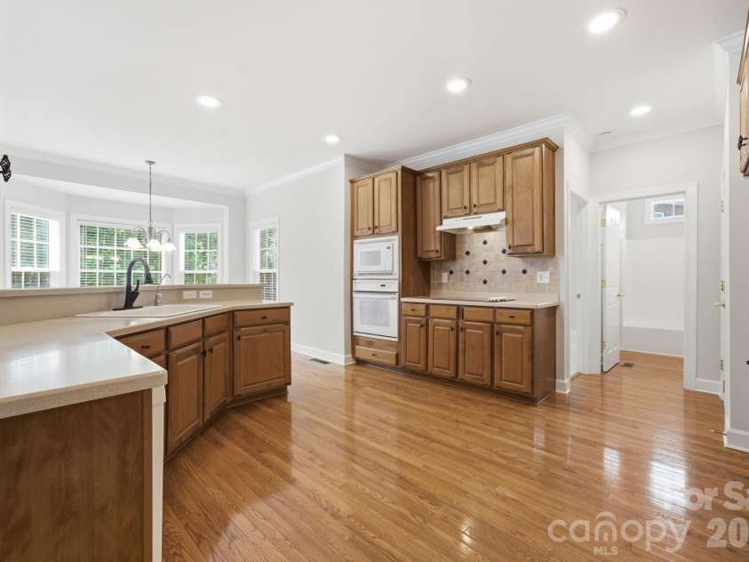8719 Beaminster Place, Waxhaw, NC 28173.  MLS# CAR4390694, YatesRealty ID 29267. Kitchen