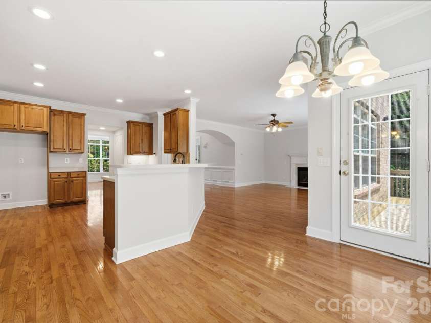 8719 Beaminster Place, Waxhaw, NC 28173.  MLS# CAR4390694, YatesRealty ID 29267. Kitchen and Breakfast