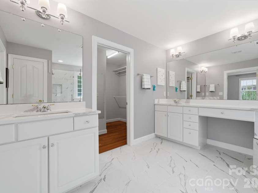 8719 Beaminster Place, Waxhaw, NC 28173.  MLS# CAR4390694, YatesRealty ID 29267. Owners bathroom
