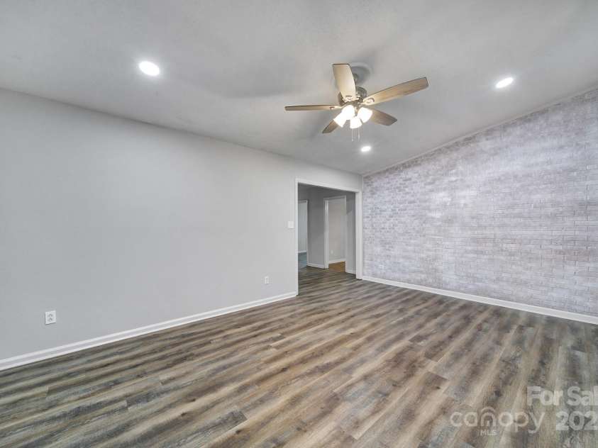 6513 old post Road, Charlotte, NC 28212.  MLS# CAR4320928, YatesRealty ID 2927. 