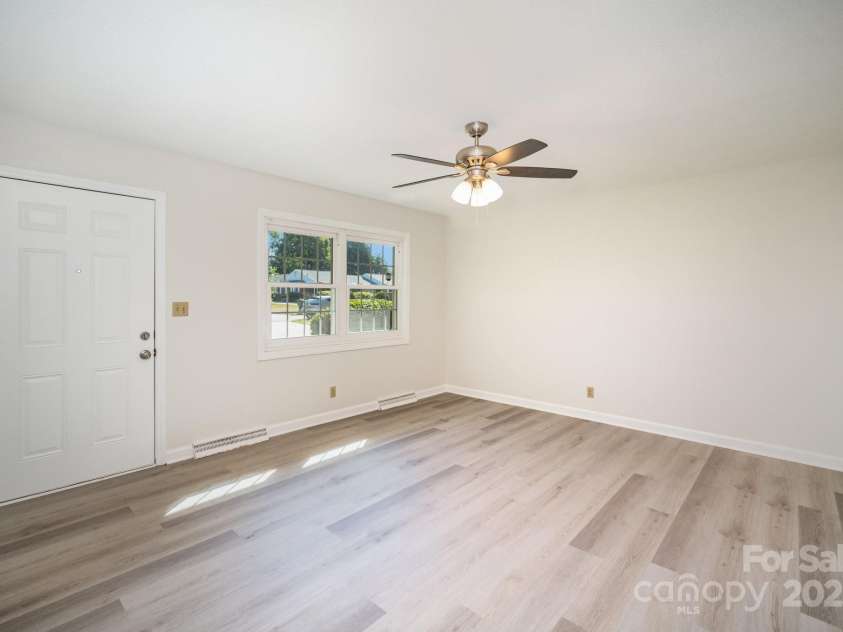 1711 Perry Street, Gastonia, NC 28054.  MLS# CAR4285836, YatesRealty ID 29270. 