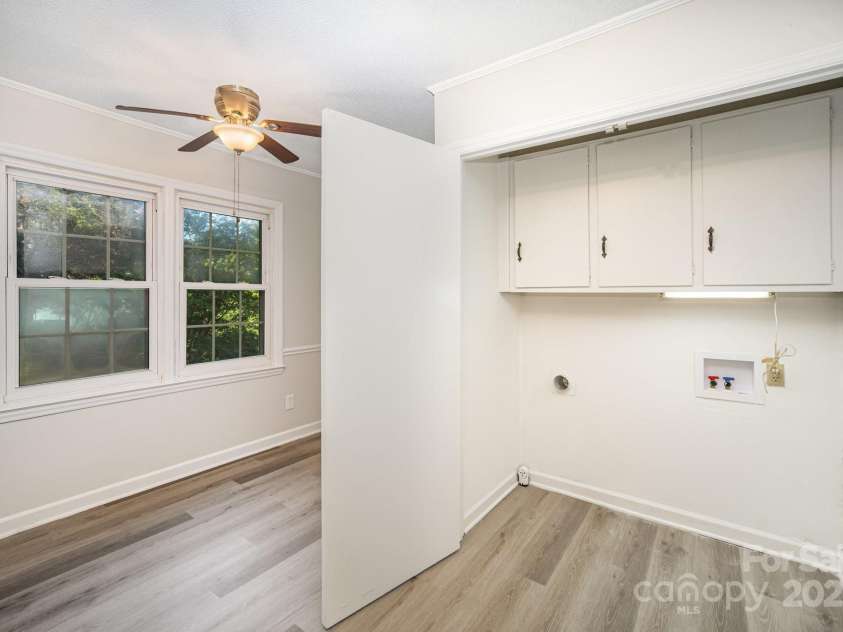 1711 Perry Street, Gastonia, NC 28054.  MLS# CAR4285836, YatesRealty ID 29270. 