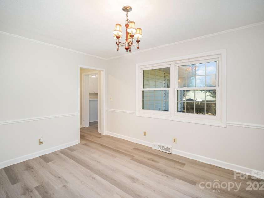 1711 Perry Street, Gastonia, NC 28054.  MLS# CAR4285836, YatesRealty ID 29270. 