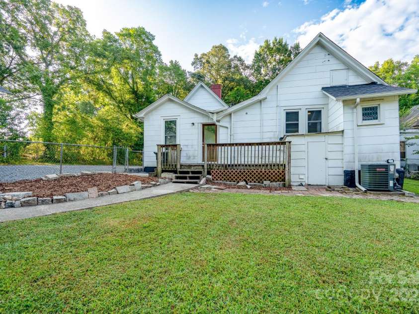 808 Yadkin Avenue, Spencer, NC 28159.  MLS# CAR4287414, YatesRealty ID 29271. Backyard 