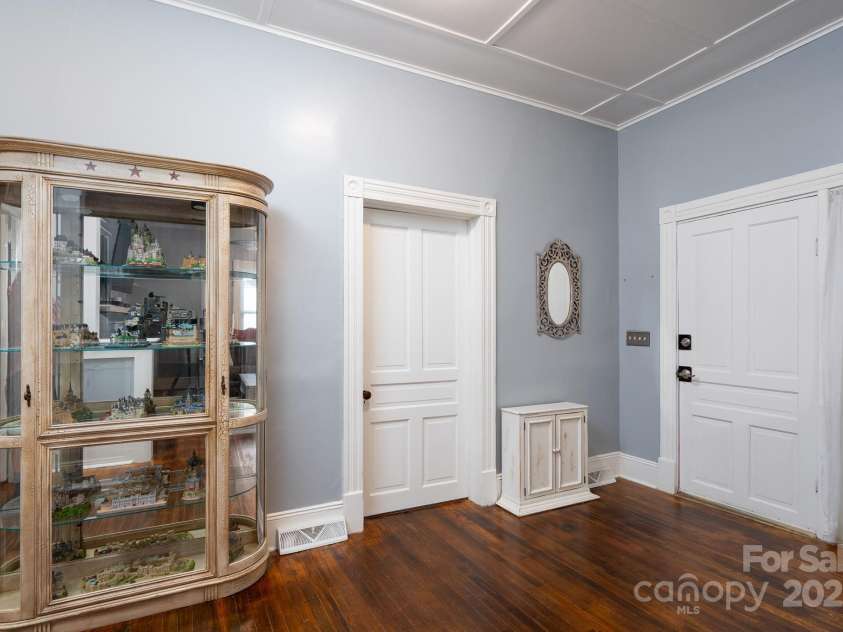 808 Yadkin Avenue, Spencer, NC 28159.  MLS# CAR4287414, YatesRealty ID 29271. Flex Space 