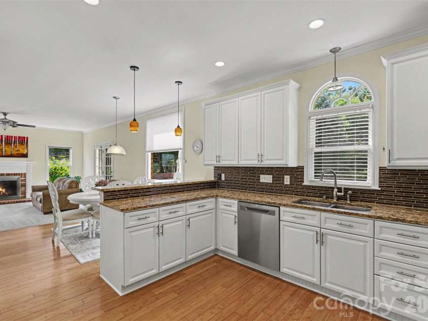 104 Southern Cross Lane, Matthews, NC 28105.  MLS# CAR4391512, YatesRealty ID 29272. 
