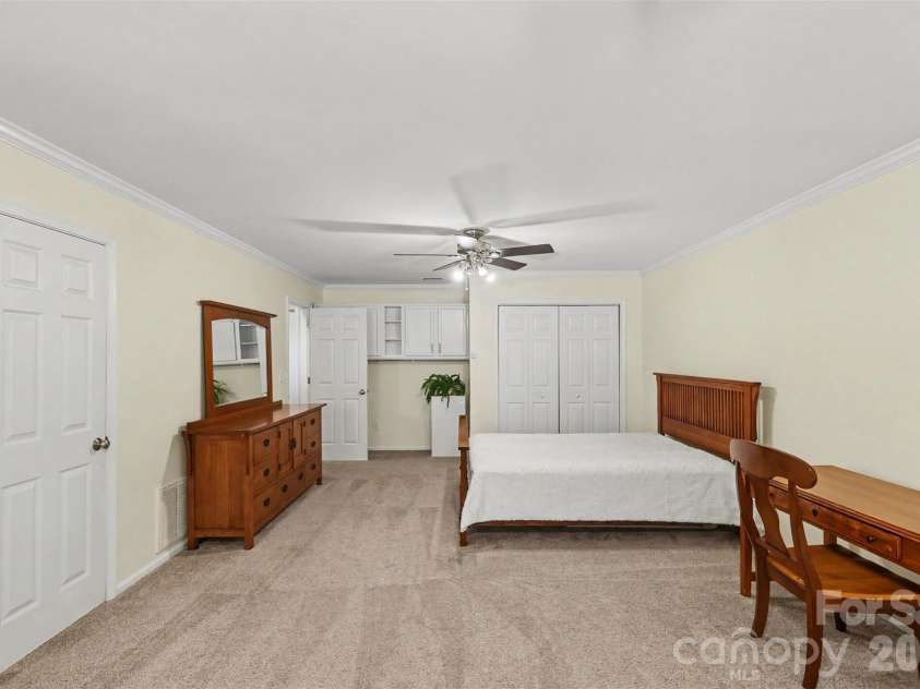 104 Southern Cross Lane, Matthews, NC 28105.  MLS# CAR4391512, YatesRealty ID 29272. 