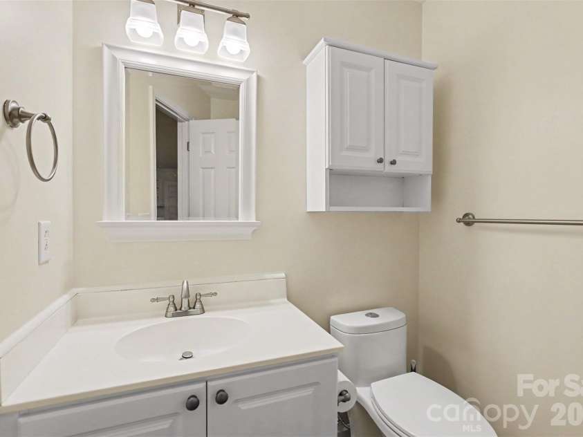 104 Southern Cross Lane, Matthews, NC 28105.  MLS# CAR4391512, YatesRealty ID 29272. 
