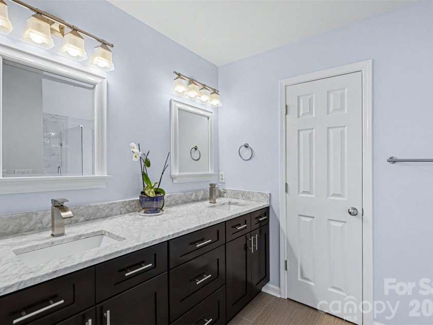 104 Southern Cross Lane, Matthews, NC 28105.  MLS# CAR4391512, YatesRealty ID 29272. 