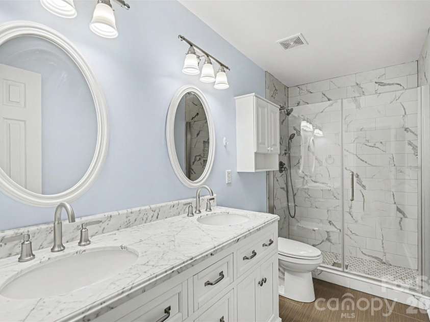 104 Southern Cross Lane, Matthews, NC 28105.  MLS# CAR4391512, YatesRealty ID 29272. 