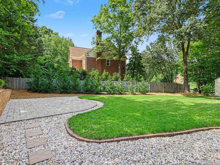 104 Southern Cross Lane, Matthews, NC 28105.  MLS# CAR4391512, YatesRealty ID 29272. 