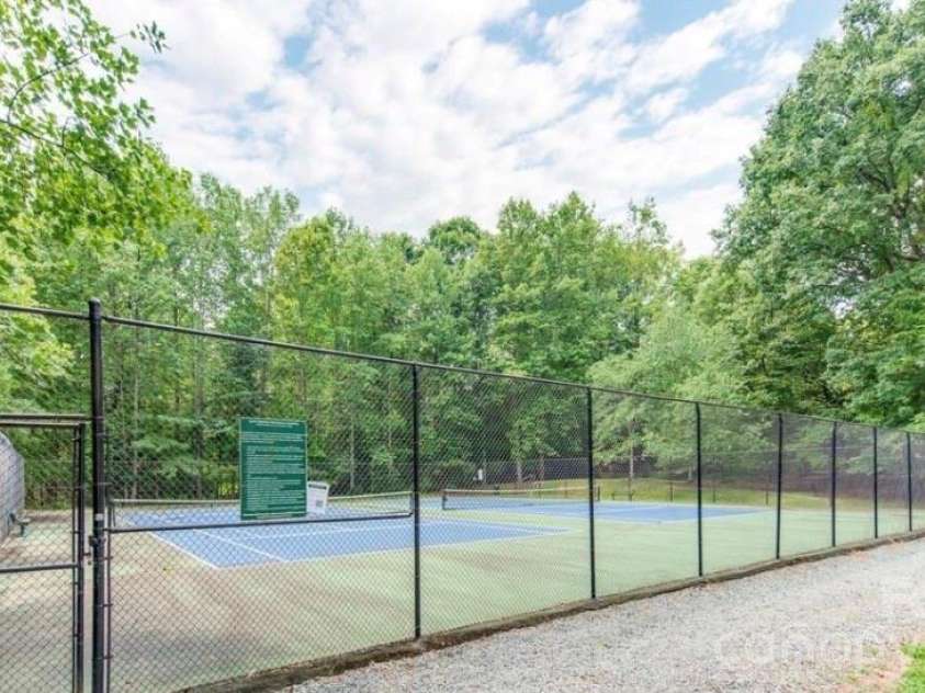 104 Southern Cross Lane, Matthews, NC 28105.  MLS# CAR4391512, YatesRealty ID 29272. 