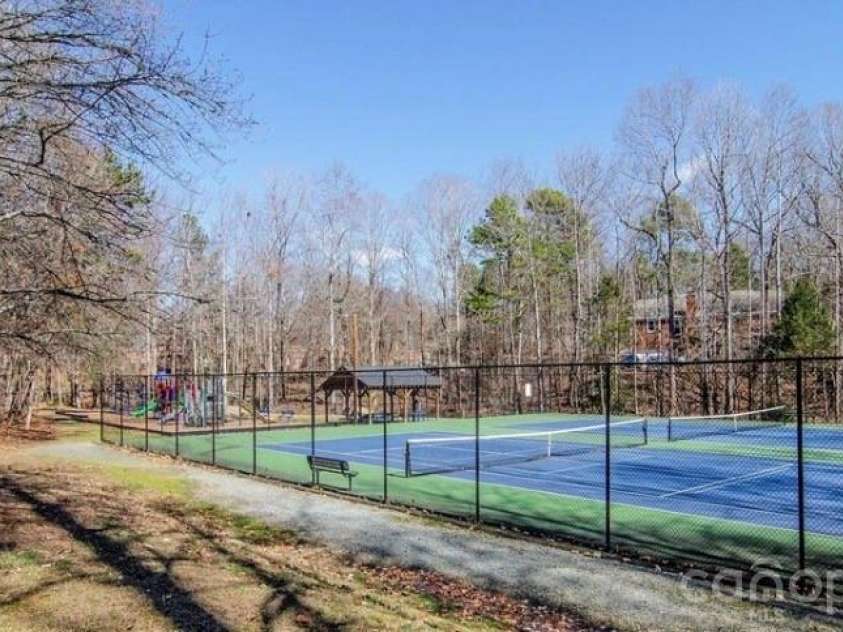104 Southern Cross Lane, Matthews, NC 28105.  MLS# CAR4391512, YatesRealty ID 29272. 