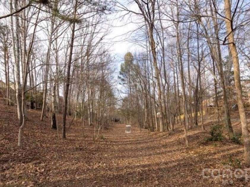 104 Southern Cross Lane, Matthews, NC 28105.  MLS# CAR4391512, YatesRealty ID 29272. 