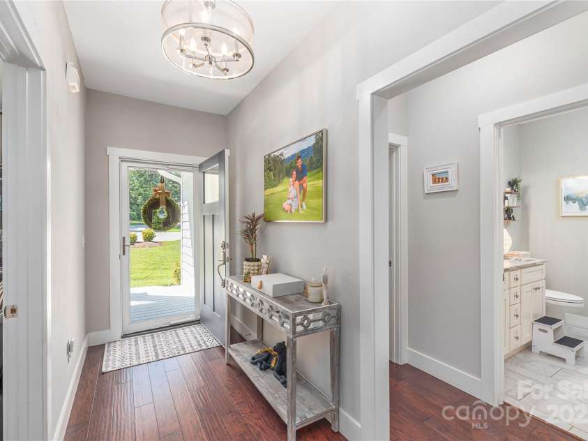 348 Olivet Lane, Fletcher, NC 28732.  MLS# CAR4287299, YatesRealty ID 29273. Bright Entrance Foyer