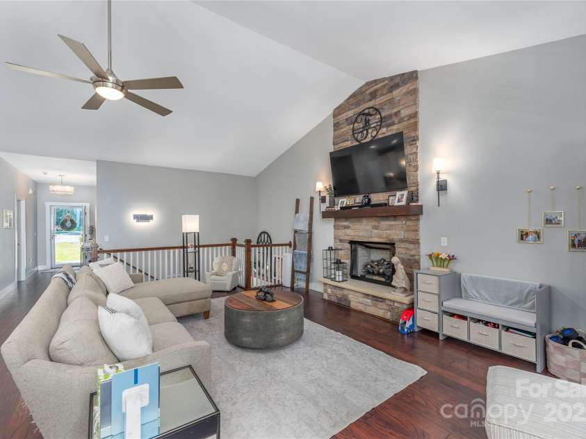 348 Olivet Lane, Fletcher, NC 28732.  MLS# CAR4287299, YatesRealty ID 29273. Plenty of room for everyone to enjoy.