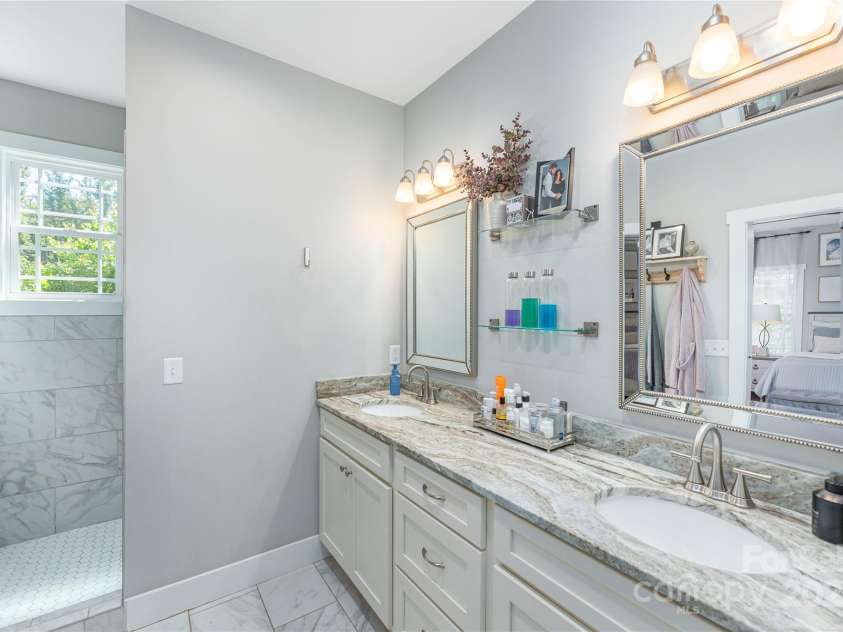 348 Olivet Lane, Fletcher, NC 28732.  MLS# CAR4287299, YatesRealty ID 29273. Primary Bath