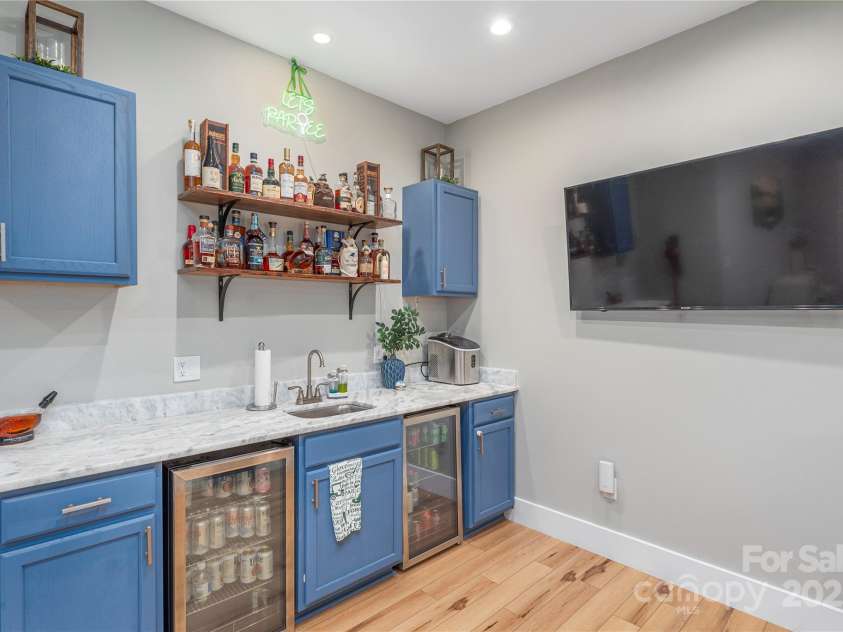 348 Olivet Lane, Fletcher, NC 28732.  MLS# CAR4287299, YatesRealty ID 29273. Tons of space to entertain.