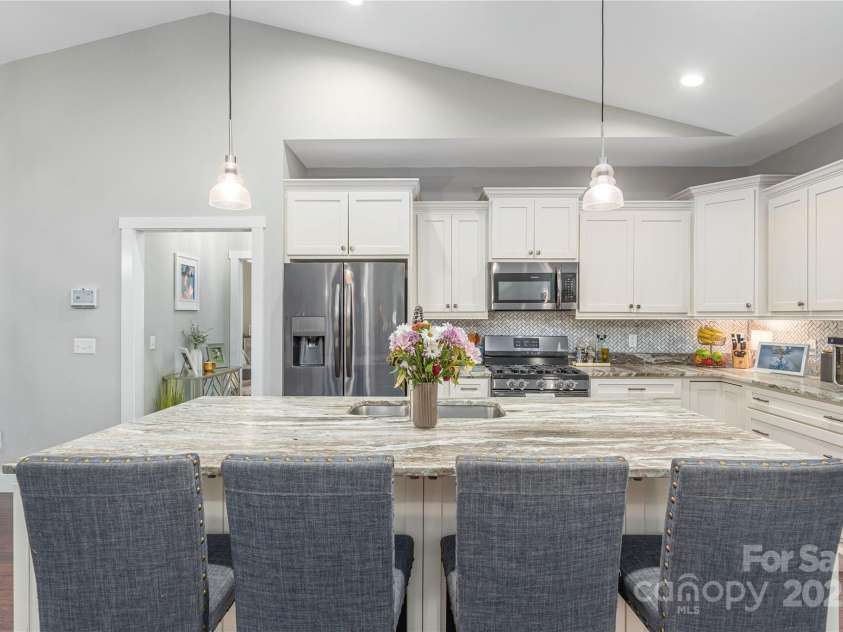 348 Olivet Lane, Fletcher, NC 28732.  MLS# CAR4287299, YatesRealty ID 29273. What a magnificent kitchen island!!
