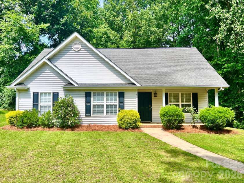 6331 Nature Walk Drive, Charlotte, NC 28212.  MLS# CAR4388578, YatesRealty ID 29276. 
