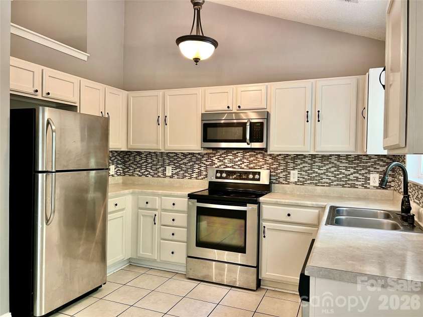 6331 Nature Walk Drive, Charlotte, NC 28212.  MLS# CAR4388578, YatesRealty ID 29276. 