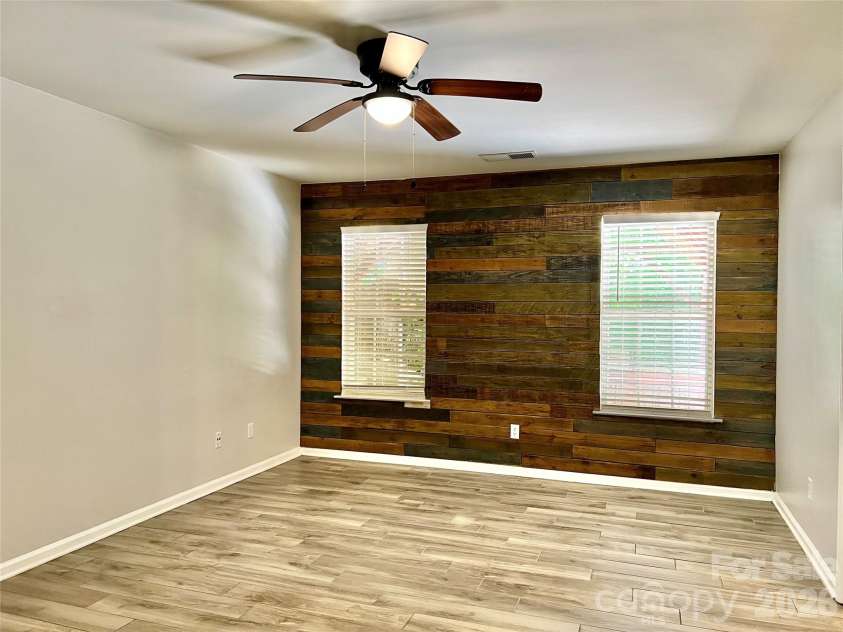 6331 Nature Walk Drive, Charlotte, NC 28212.  MLS# CAR4388578, YatesRealty ID 29276. 