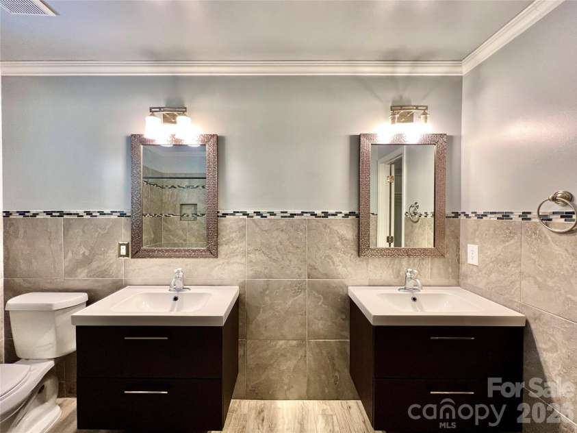 6331 Nature Walk Drive, Charlotte, NC 28212.  MLS# CAR4388578, YatesRealty ID 29276. 