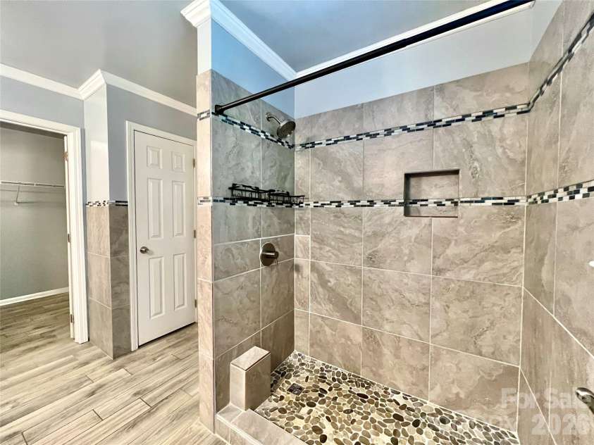 6331 Nature Walk Drive, Charlotte, NC 28212.  MLS# CAR4388578, YatesRealty ID 29276. 