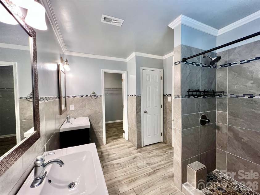 6331 Nature Walk Drive, Charlotte, NC 28212.  MLS# CAR4388578, YatesRealty ID 29276. 