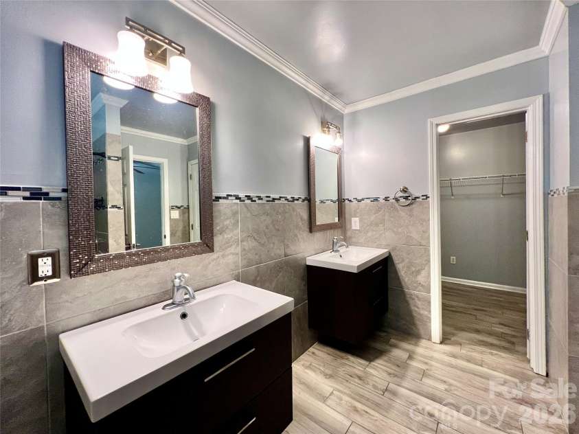 6331 Nature Walk Drive, Charlotte, NC 28212.  MLS# CAR4388578, YatesRealty ID 29276. 