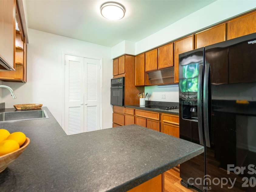 34 Goldmont Street, Black Mountain, NC 28711.  MLS# CAR4380870, YatesRealty ID 29277. 